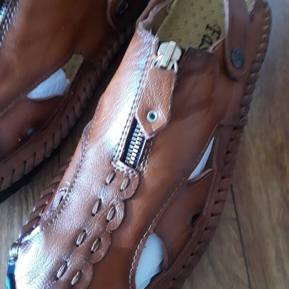 NEW Sandals